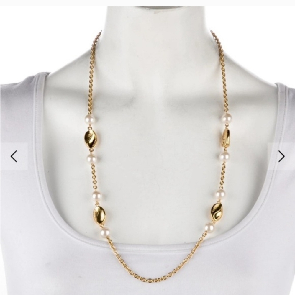 Givenchy Gold and Pearl Vintage Necklace, EUC